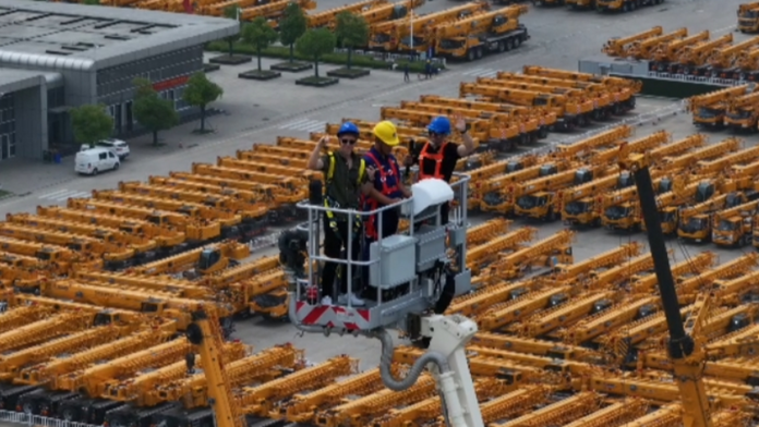 拉丁解锁徐工版“向云端” “中国制造”圈粉老外