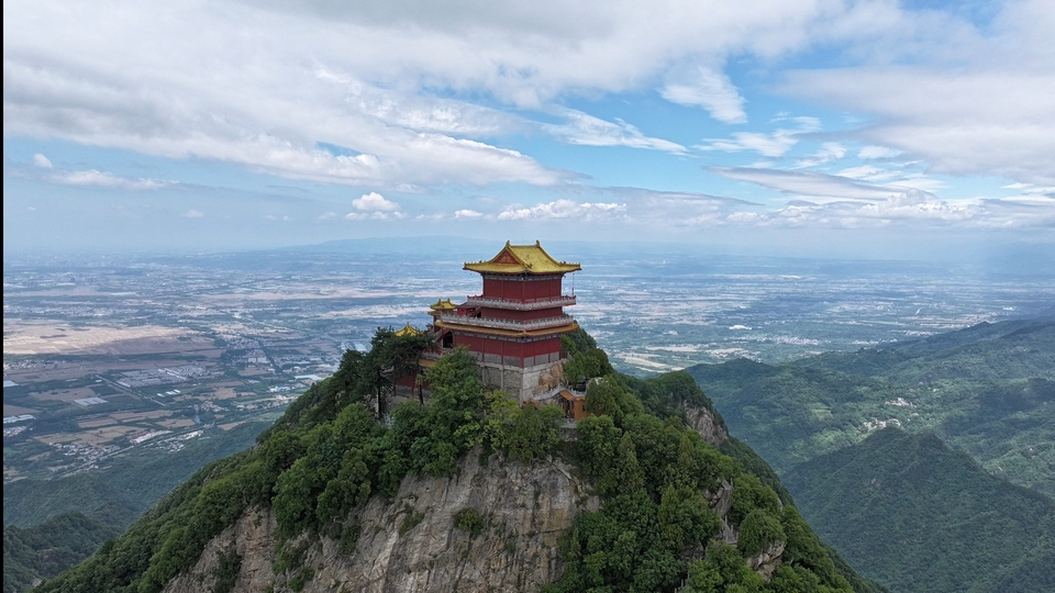 【Charming陕西】壮观！秦岭终南山景区现云海景观宛若天宫_fororder_Screenshot_20240622_160054