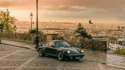 重返巴黎：911 Turbo诞生50周年 穿越香榭丽舍
