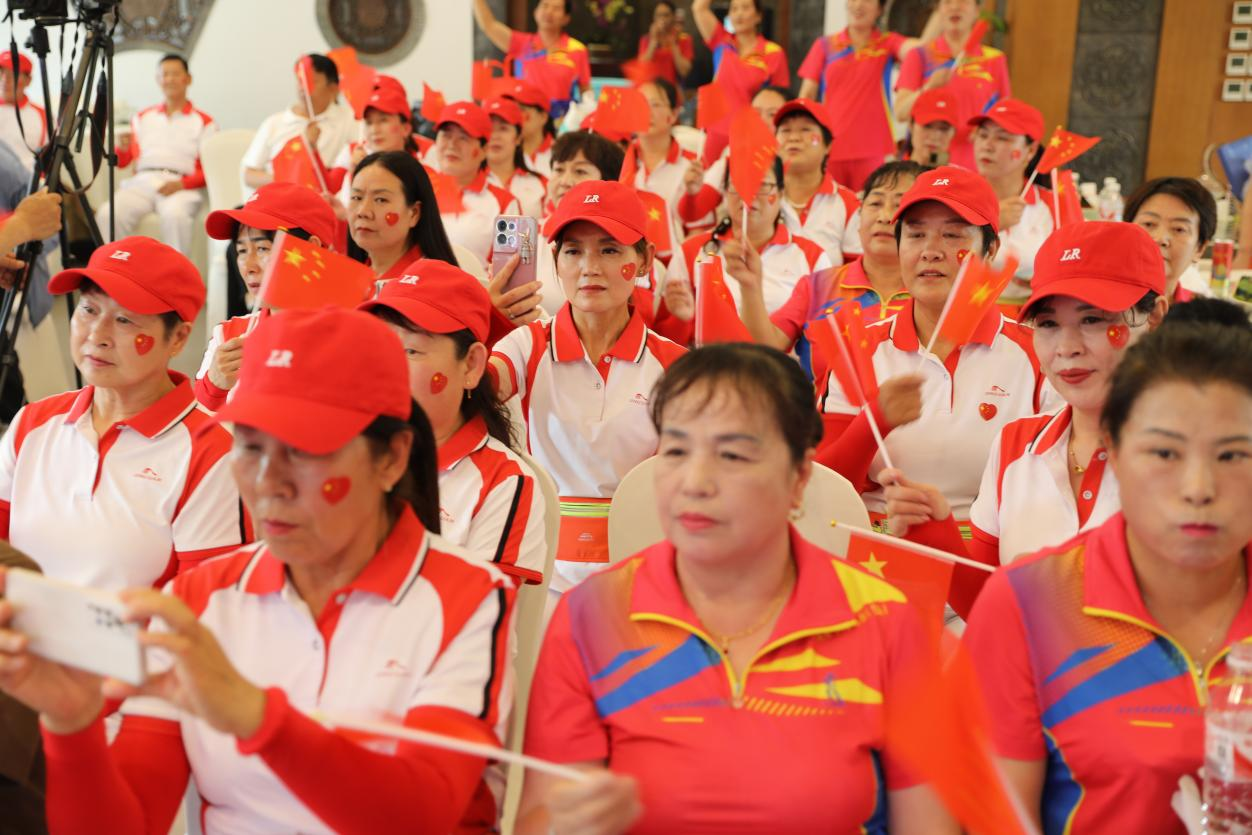 河北平泉：骏马操协会文艺演出喜迎“七一”_fororder_图片 1