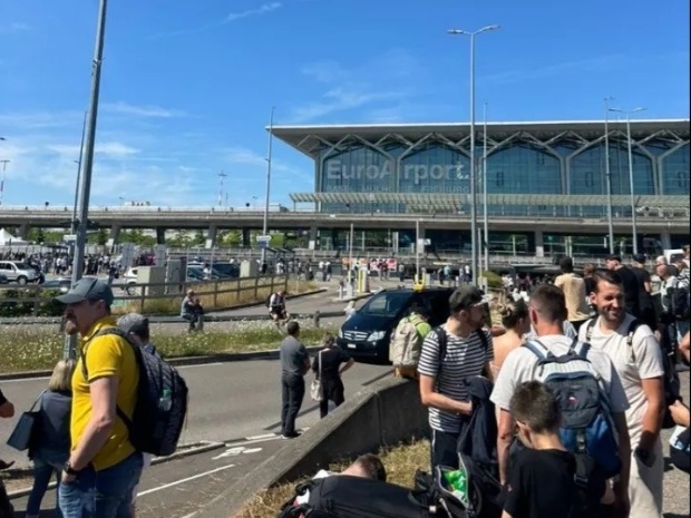 出于安全原因 法国边境一机场进行人员疏散