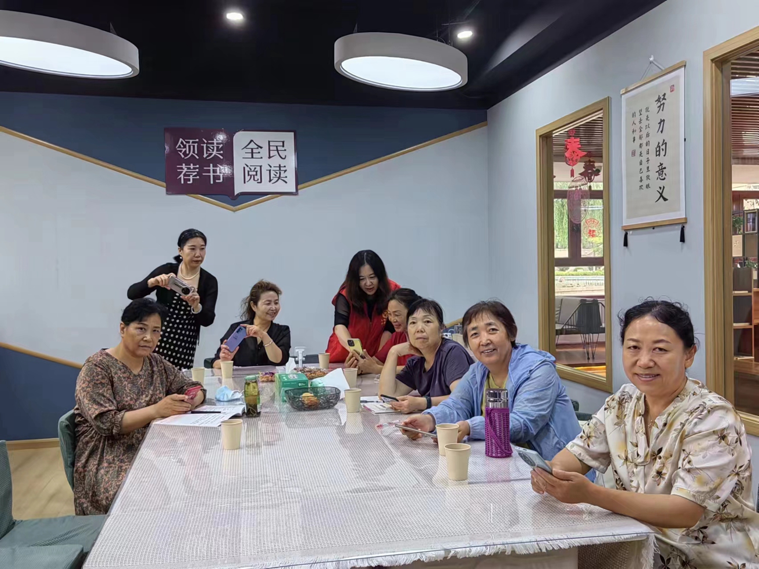 图片默认标题_fororder_老师手把手的指导 摄影 袁野