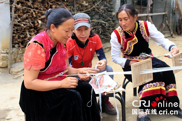 云南高黎贡山下的麻纺织手艺 魔豆花开推动乡村振兴