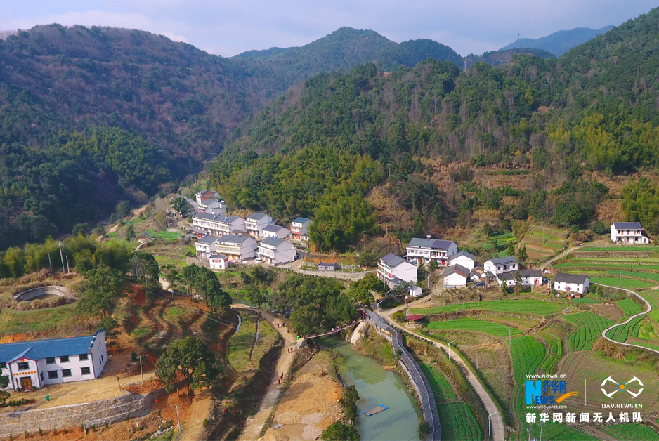 航拍湖北“美丽乡村”王冲村 看昔日落后小山村华丽转身