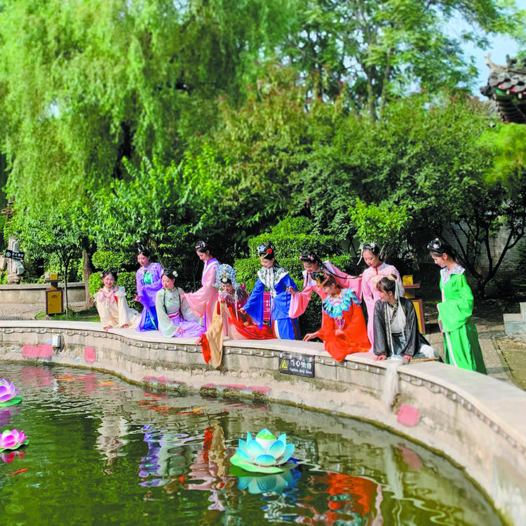 多彩夏日 热力十足 暑期文旅火爆 假日经济活跃_fororder_微信图片_20240729102845