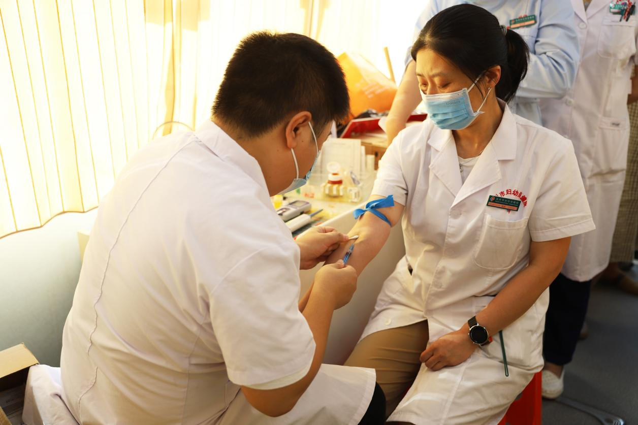 河北沧州举行庆“七一”无偿献血活动_fororder_图片 2