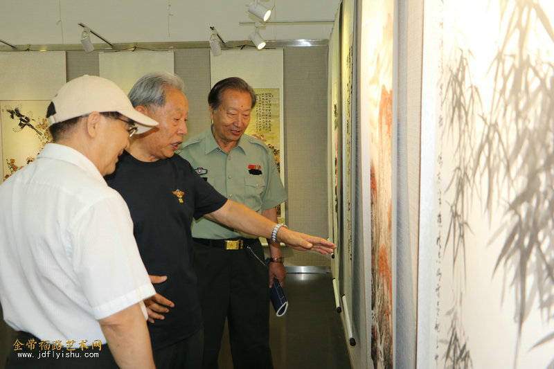 “军旅荣光”庆祝中国人民解放军建军97周年京津冀军旅书画家作品展开幕_fororder_1