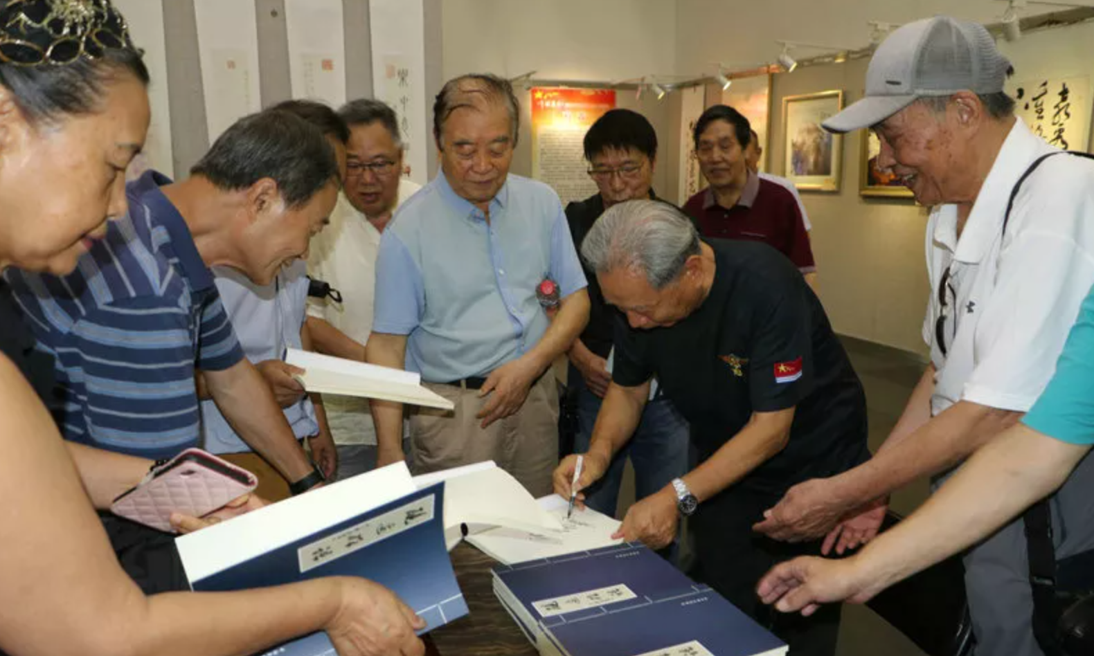 “军旅荣光”庆祝中国人民解放军建军97周年京津冀军旅书画家作品展开幕_fororder_屏幕截图 1