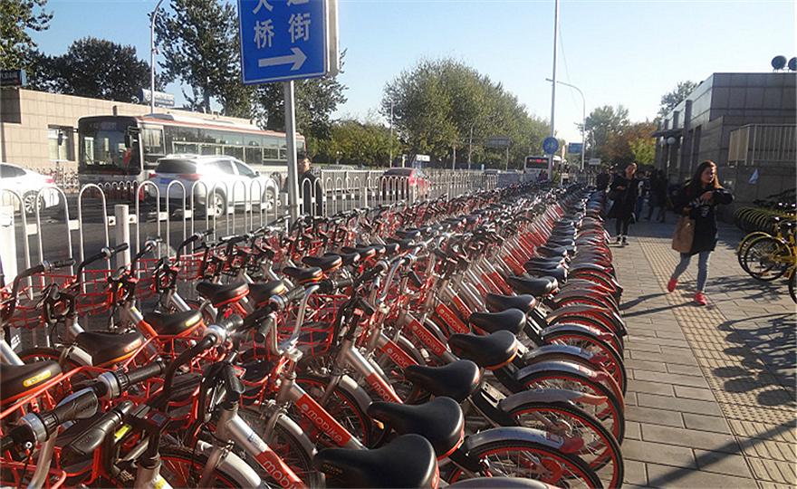 [Beijing in International Friends' Eyes] Shared bicycles on the road_fororder_1_副本