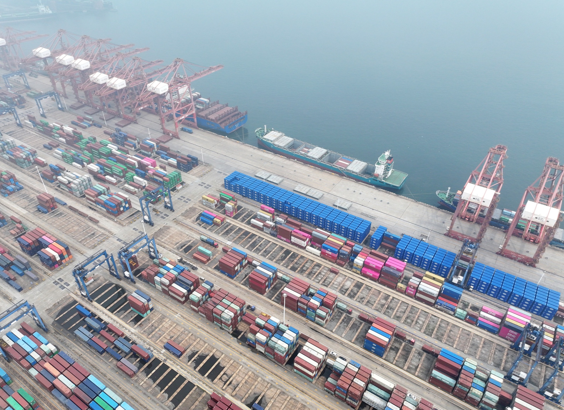 央广财评｜中国货物贸易总额全球“七连冠” 绿色向新“量稳质升”