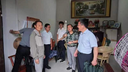 江西省发改委机关驻村工作队积极抗洪抢险、守护群众