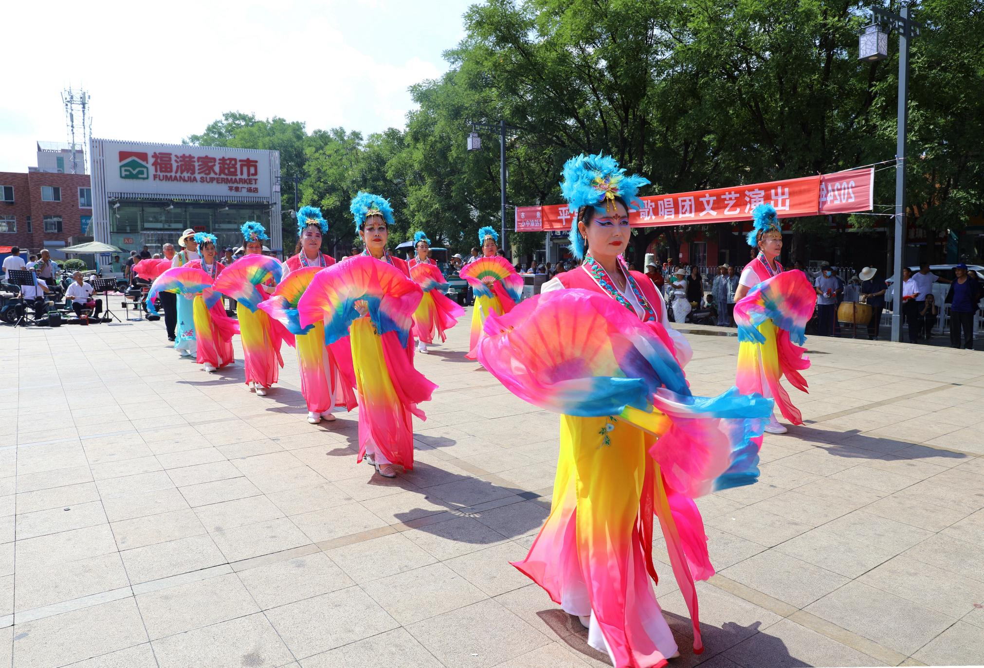 河北平泉举办文艺演出活动庆祝“八一”建军节_fororder_图片 1