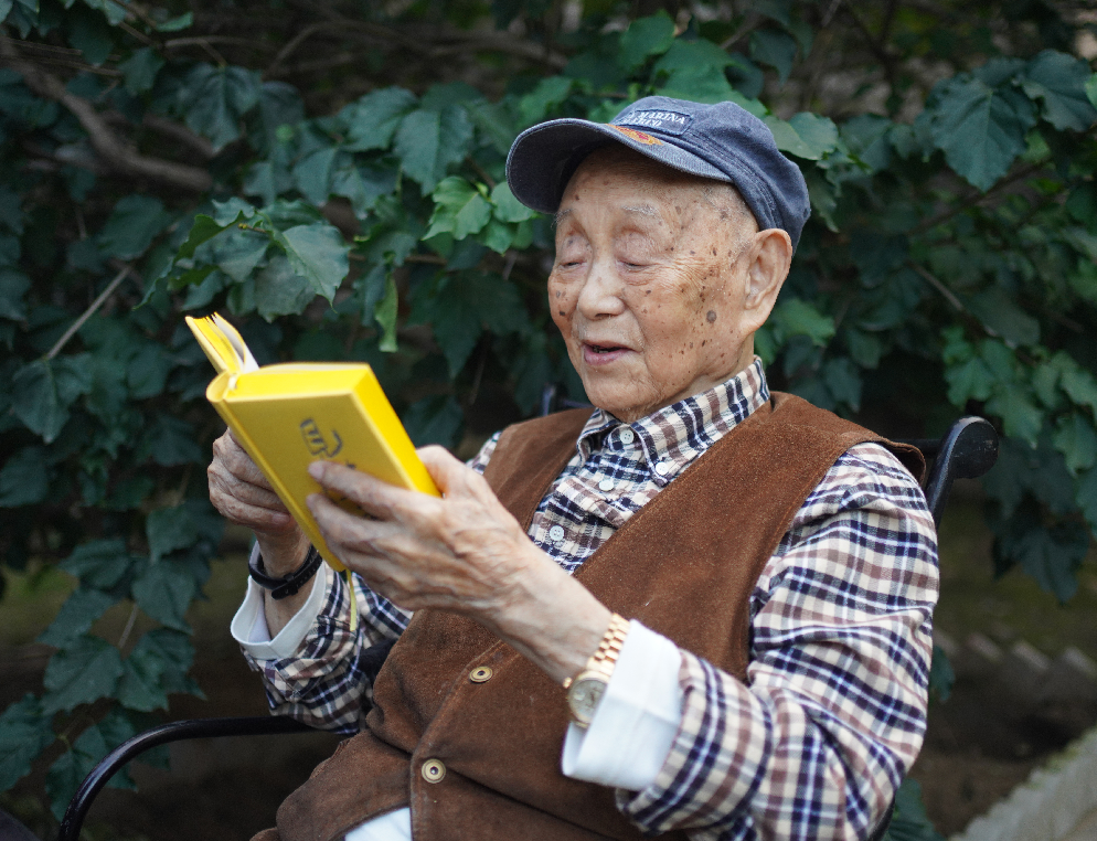 洞中方七日，世上一星期，好好过自己的日子吧｜“黄永玉新作展”短评集