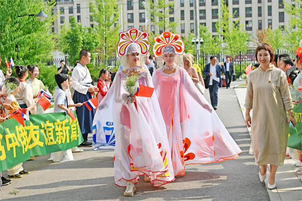 纪念中俄建交75周年暨辽宁中俄青少年文化艺术交流节活动在沈阳、本溪举行