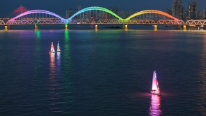  Drunk in Longjiang │ Colorful sails reflect Songjiang