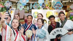 美国青少年走进福州中学 在多彩活动中播下友谊种子