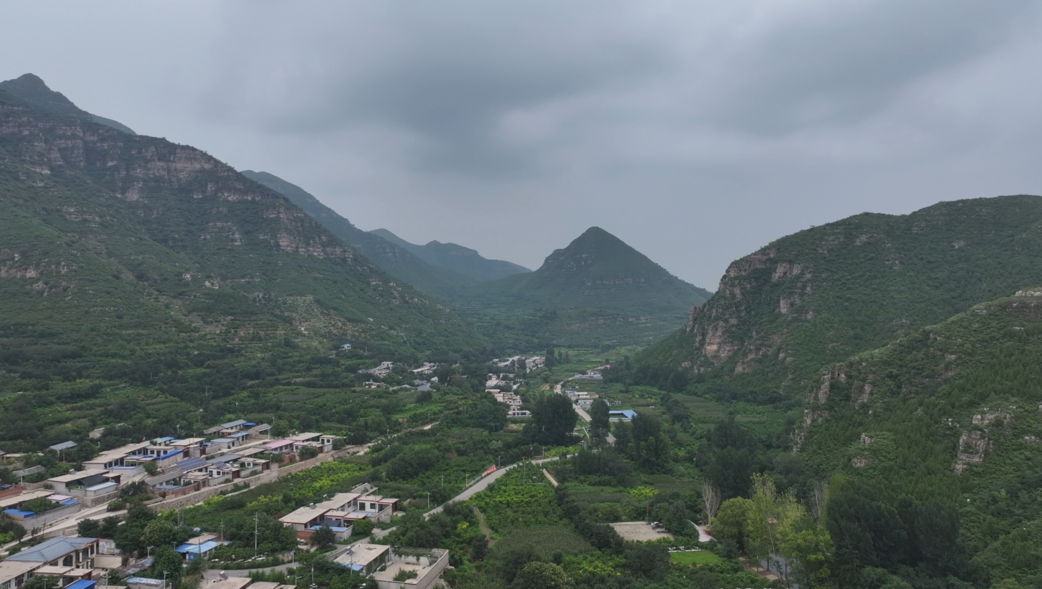 满城周边免费旅游景点图片