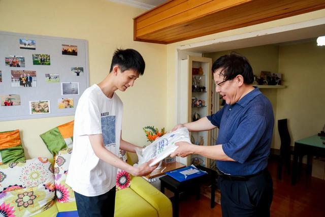 北京市2024年第一封强基计划录取通知书送达