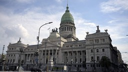 阿根廷政府改革法案生效 国家进入公共紧急状态