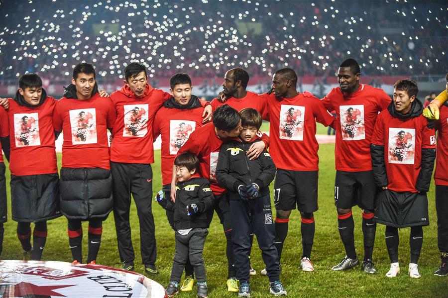 肇俊哲坚守辽足19年深情谢幕