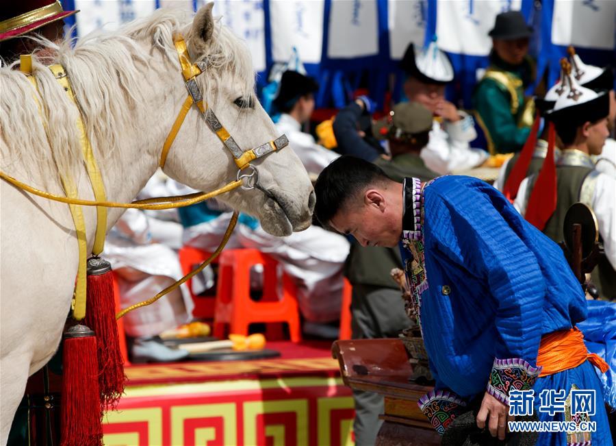 内蒙古成吉思汗陵举行春季大祭