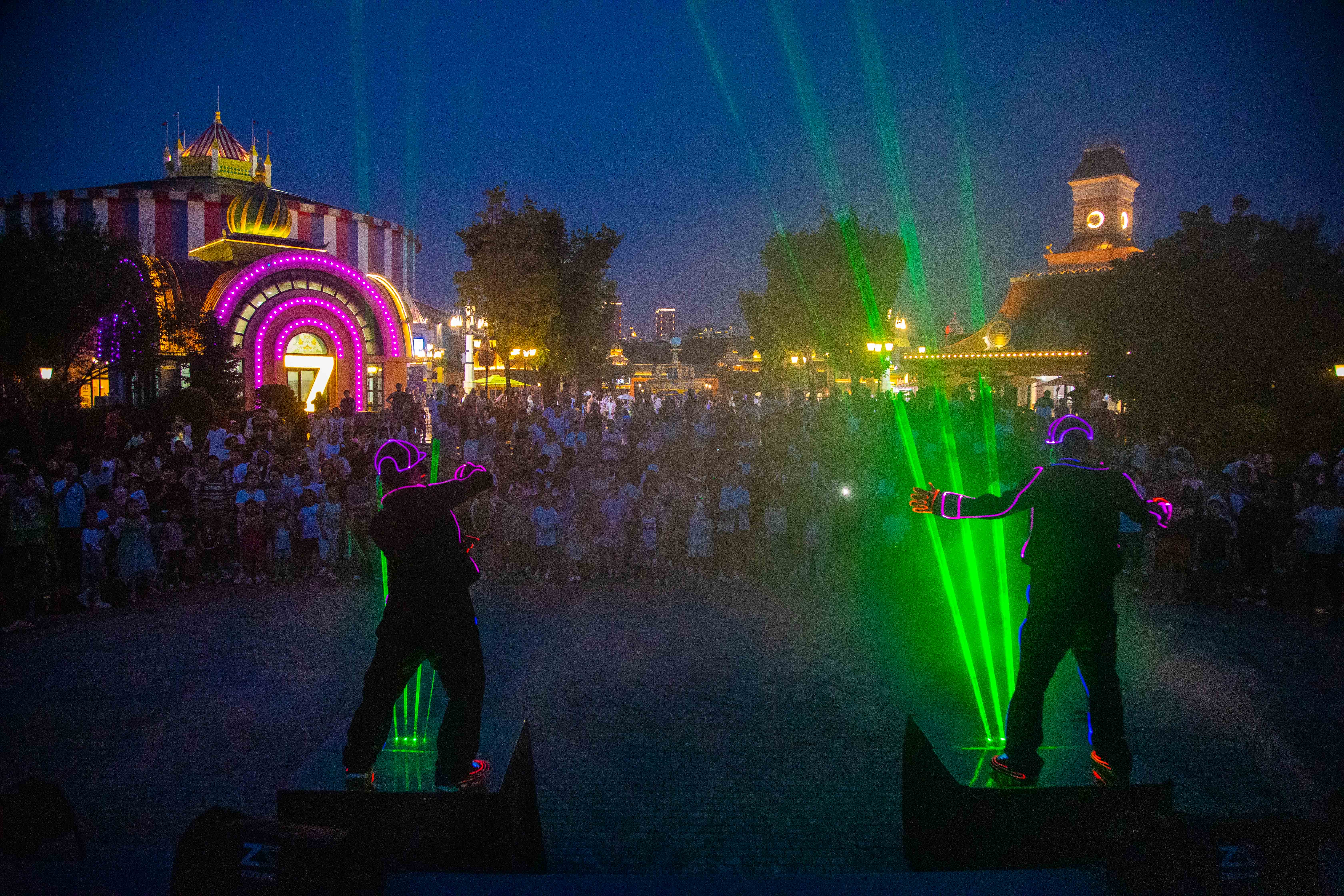 夜“尔滨”引燃新“夜”态活力