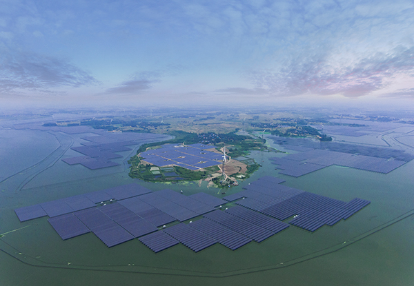 （同发英文）通威集团再次荣登《财富》世界500强榜单_fororder_通威“渔光一体”基地-供图-通威集团