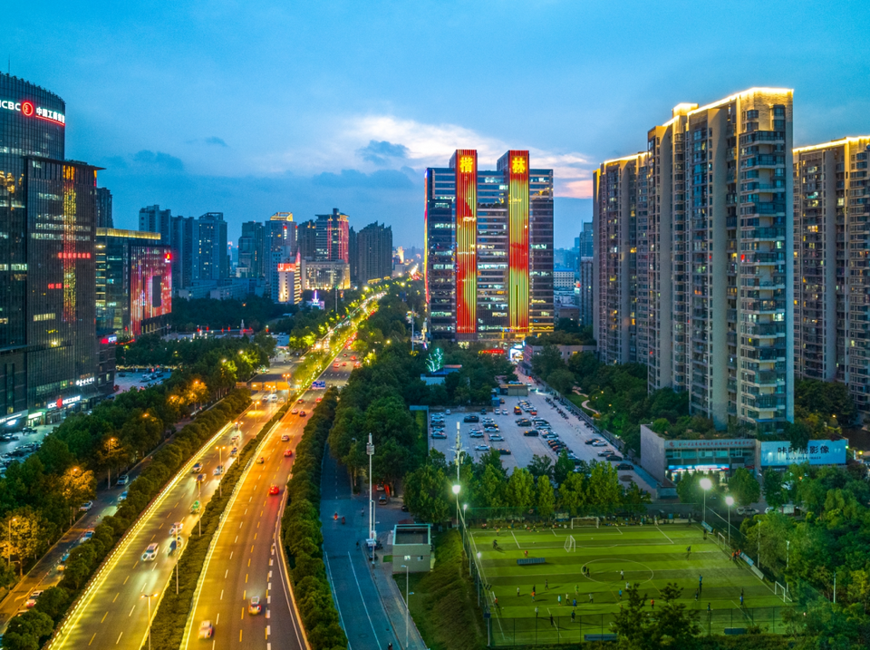 从“一枝独秀”到“双花齐放” 河南首次两区上榜全国“百强区”