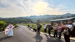 贵州金沙举行首届行摄杯“神奇化觉·生态前顺”乌江画廊全国艺术摄影活动