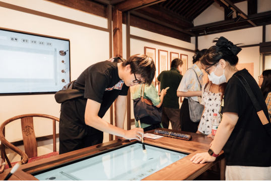 Beijing Intangible Cultural Heritage Center Officially Opens with Selected Pieces of Beijing's Eight Imperial Handicrafts Showed_fororder_3