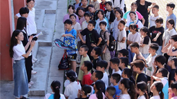 黄冈师范学院传媒与影视学院“红丝带·爱连爱”公益服务团队举办暑期“三下乡”社会实践活动开班仪式