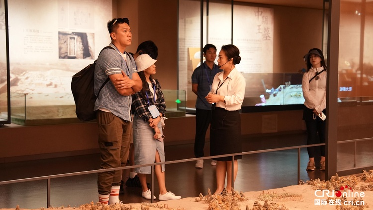 台湾自媒体博主走进临汾市博物馆 感受中华文明的博大精深（组图）（两岸关系）_fororder_图4