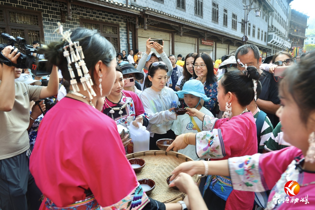 湖南花垣：苗族“赶秋”，盛装鼓乐庆丰收_fororder_13