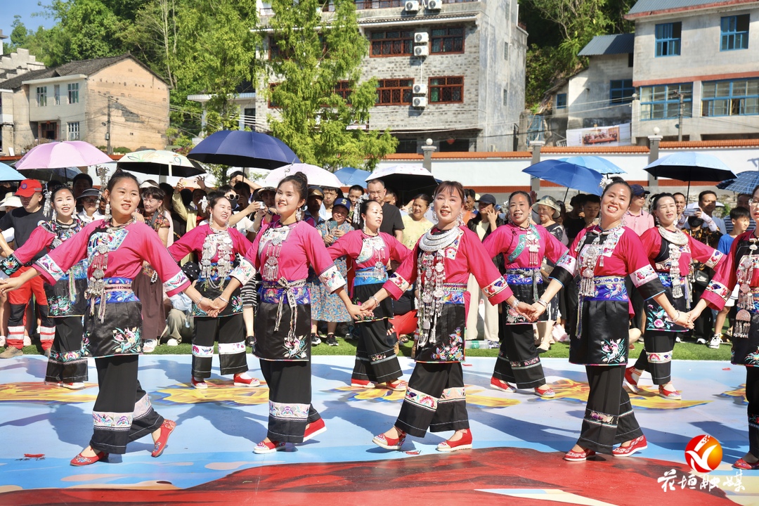 湖南花垣：苗族“赶秋”，盛装鼓乐庆丰收_fororder_24