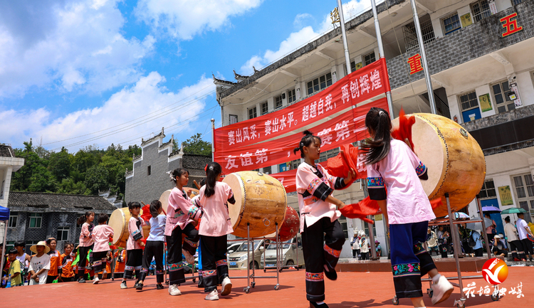 湖南花垣:苗族"赶秋",盛装鼓乐庆丰收