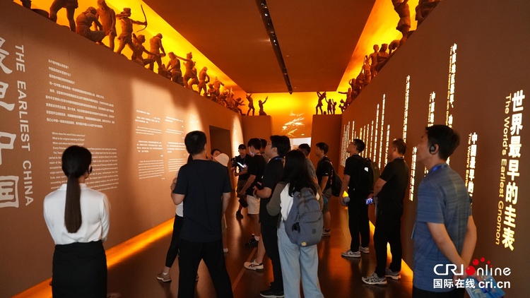 台湾自媒体博主走进临汾市博物馆 感受中华文明的博大精深（组图）（两岸关系）_fororder_图2