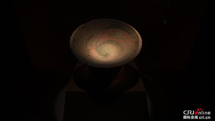 台湾自媒体博主走进临汾市博物馆 感受中华文明的博大精深（组图）（两岸关系）_fororder_图5