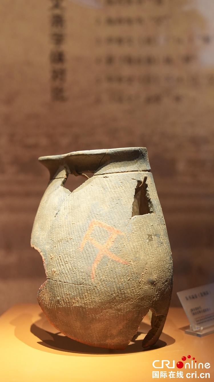 台湾自媒体博主走进临汾市博物馆 感受中华文明的博大精深（组图）（两岸关系）_fororder_图7