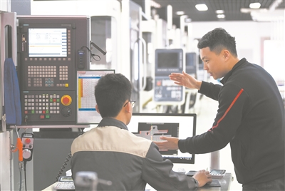 全国首部技能人才发展地方性法规出台_fororder_4481724_wangjj_1720686516335_b