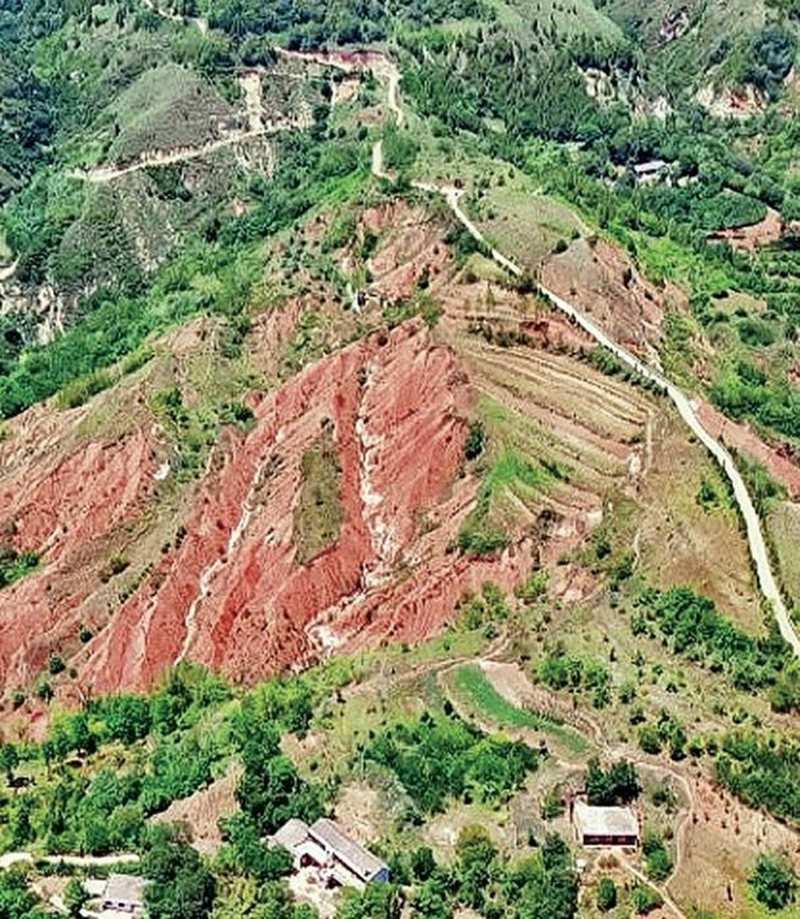 丹霞绝艳独傲世 千古奇观宛如画