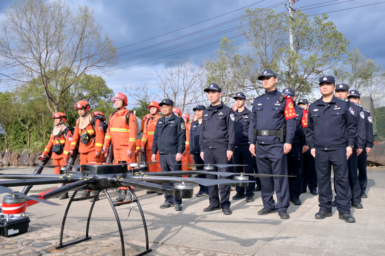 福建武夷山：“警察蓝”守护“生态绿” 筑牢防火安全屏障_fororder_图片1