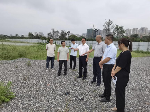 宜宾翠屏区人大常委会主任范建平到西郊街道调研基层代表工作情况_fororder_调研现场-供图-西郊街道