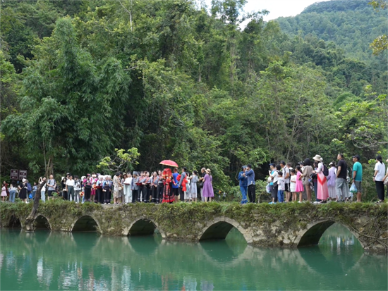 貴州荔波：非遺“上分” 點燃暑期旅遊熱_fororder_微信圖片_20240813162304