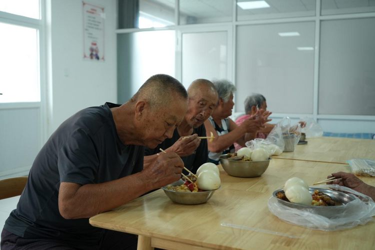 沧州市新华区：幸福院里的孝老食堂开餐啦_fororder_图片 2