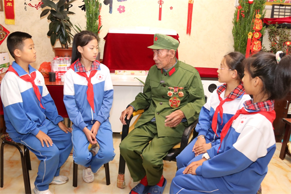 尋訪老兵足跡·傳承紅色精神|老兵姜永生：回眸過去功 無悔戰旗紅_fororder_圖片 2