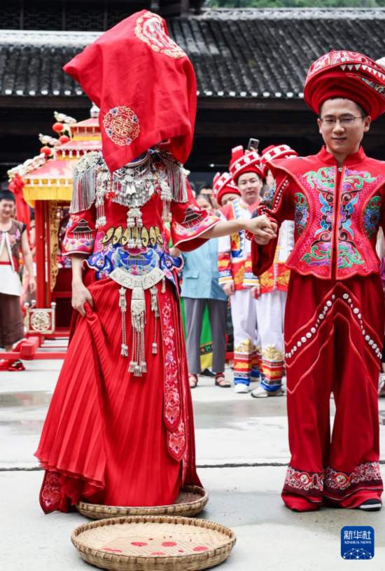 重庆彭水：民族风情助推暑期旅游