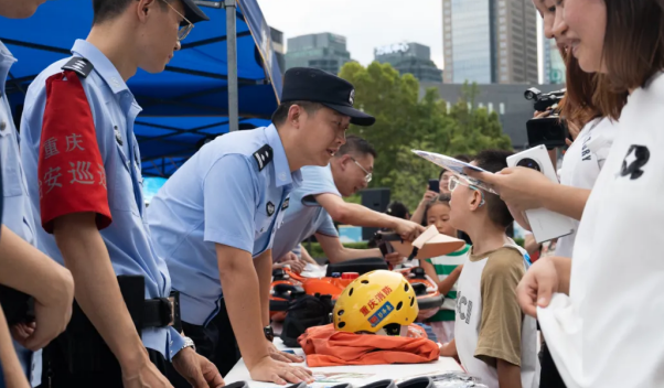 重庆公安多举措开展“世界预防溺水日”重点宣防_fororder_微信图片_20240725155203