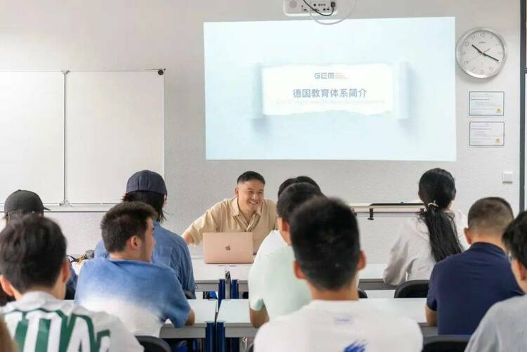 “教育资源优质均衡科技创新联合体”正式成立