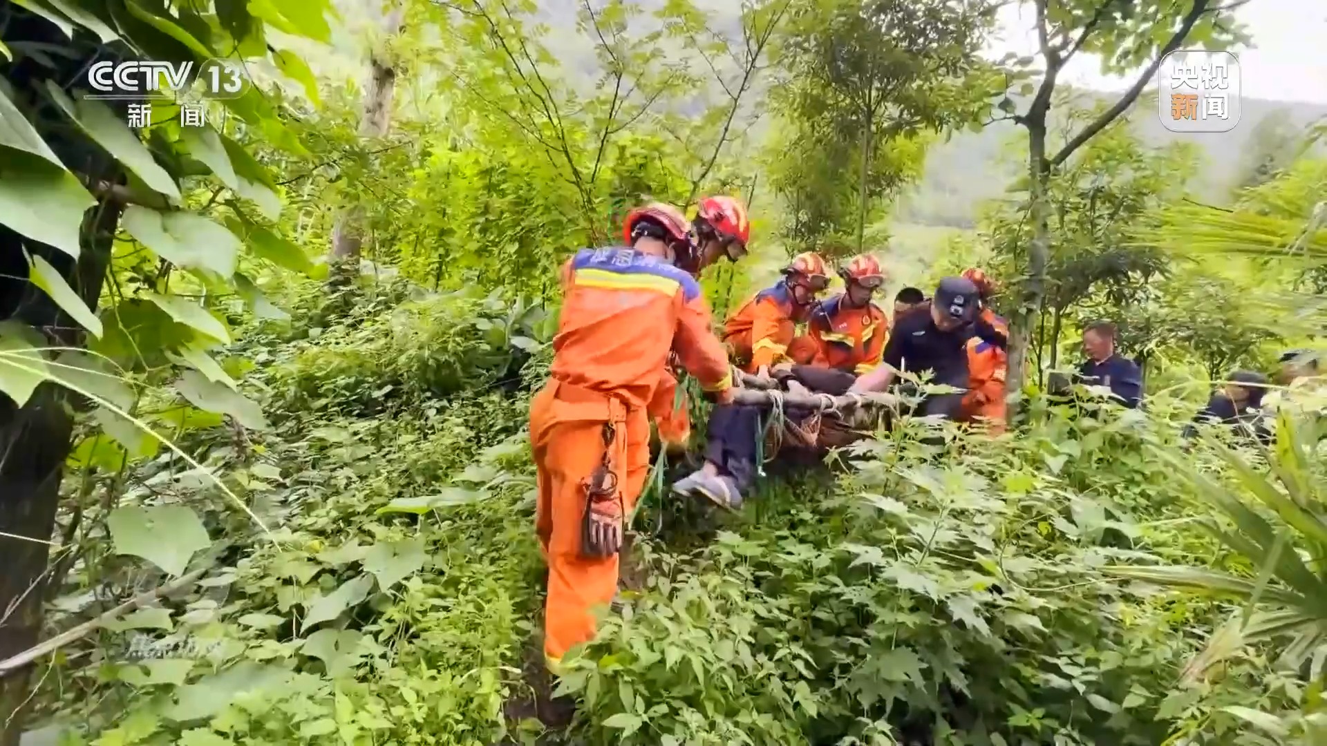 焦点访谈丨危难时刻 总有他们挺身而出！
