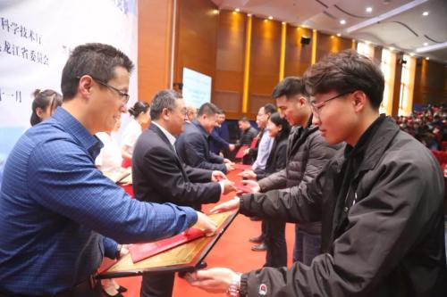 第五届省“知识产权杯”高校发明创新竞赛在哈闭幕